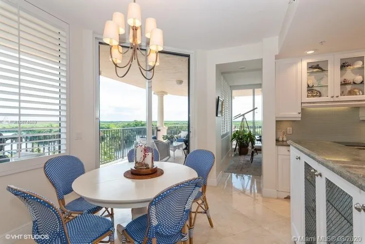 Verona Condo Deering Bay #501 image #9