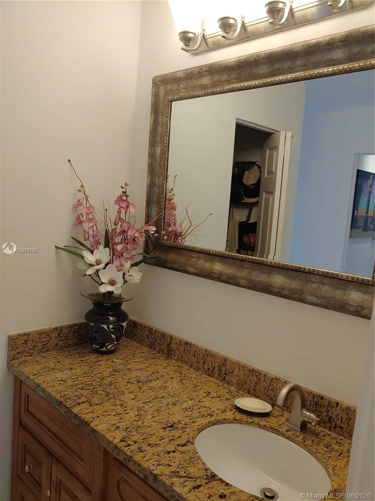 Burleigh House #823 image #11