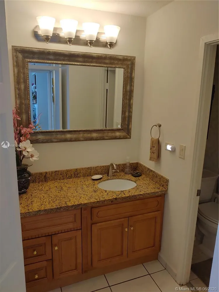 Burleigh House #823 image #12