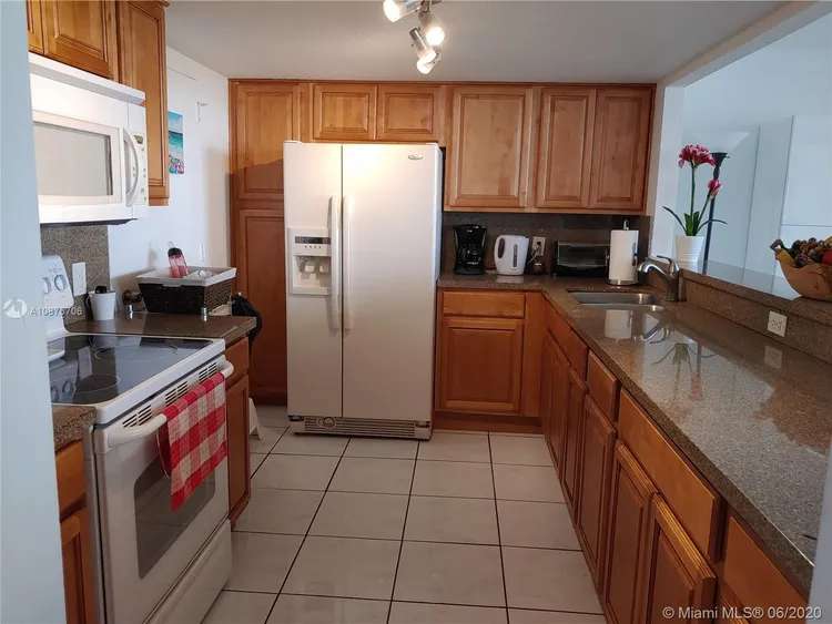 Burleigh House #823 image #6