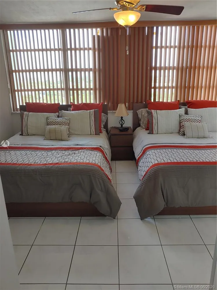 Burleigh House #823 image #8