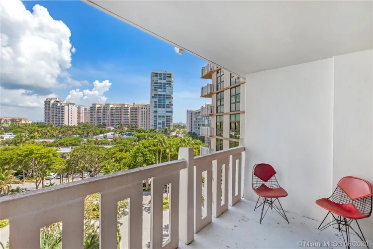 Towers of Key Biscayne #F604 image #14