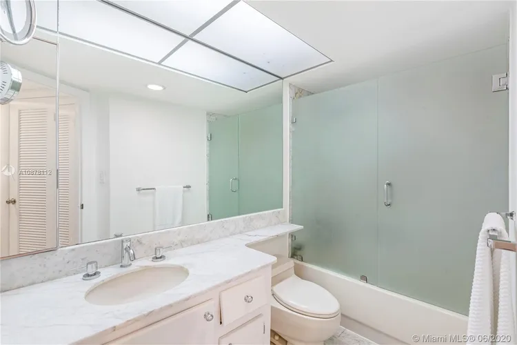 Towers of Key Biscayne #F604 image #16