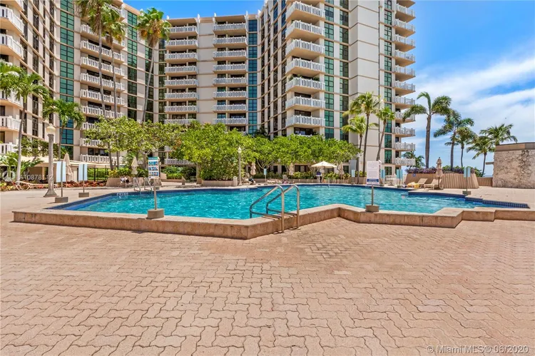 Towers of Key Biscayne #F604 image #21