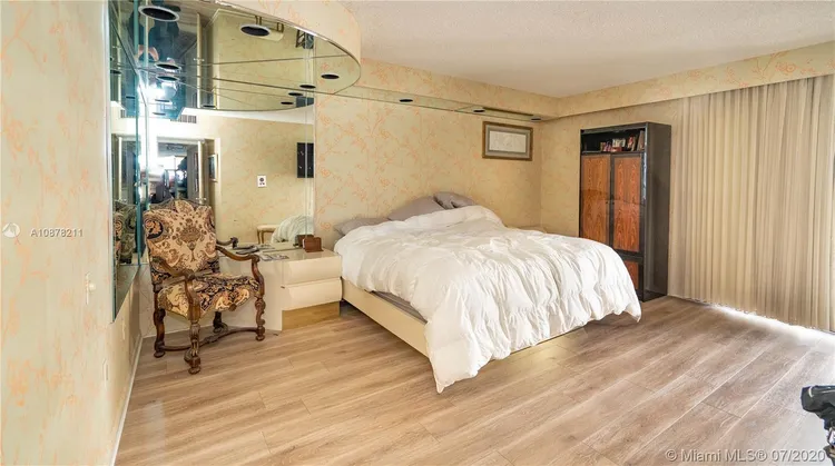 Nine Island Avenue #1108 image #9
