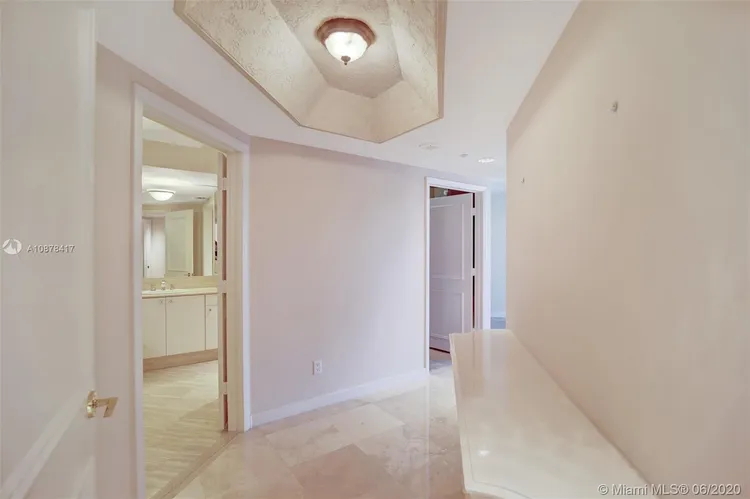 Williams Island 7000 #101 image #27