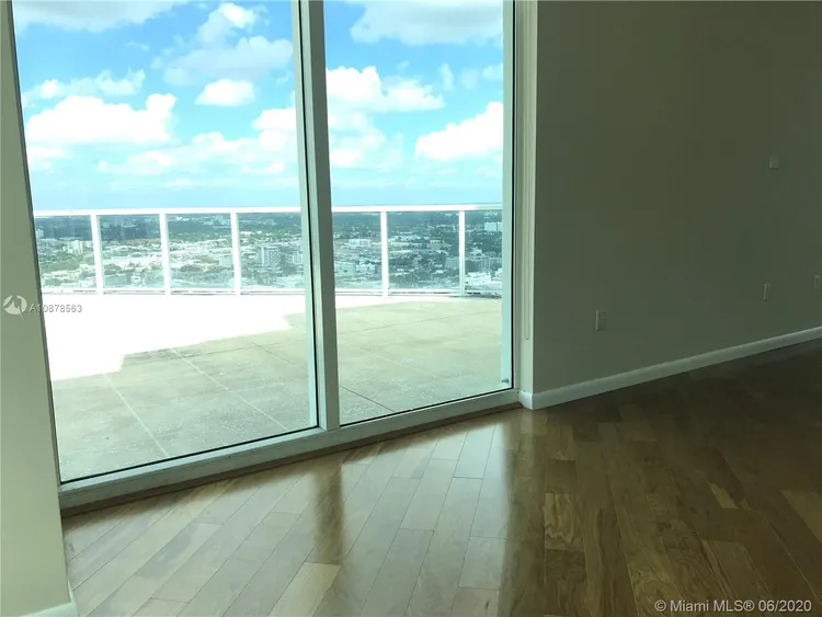 Quantum on the Bay #4214 image #7