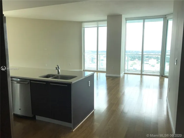 Quantum on the Bay #4214 image #8