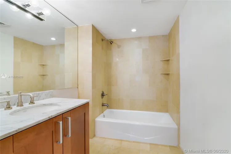 Spiaggia #404 image #11