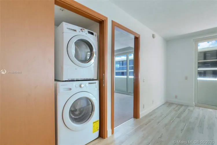 Spiaggia #404 image #8