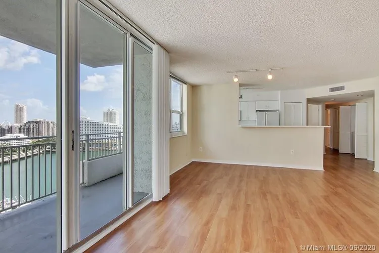 Yacht Club at Brickell #2402 image #6