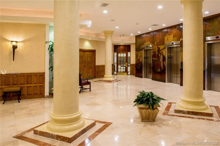 Sea Air Towers #1218 image #17