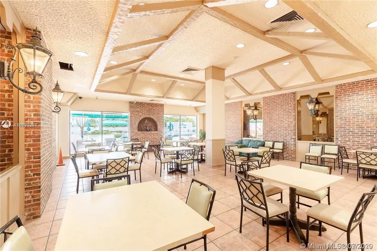 Sea Air Towers #1218 image #22