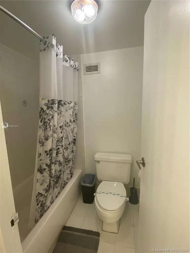 Sea Air Towers #1218 image #9