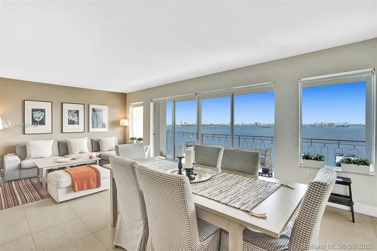 The Jockey Club I #1407 image #10