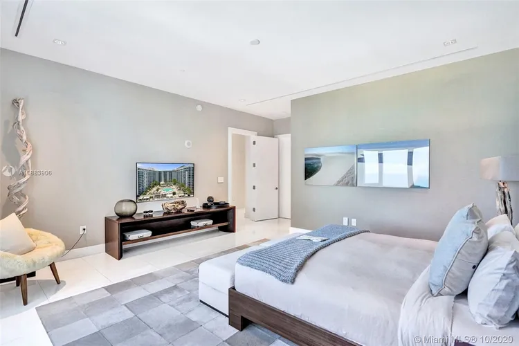 1 Hotel & Homes #PH-1618 image #12