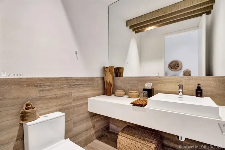 1 Hotel & Homes #PH-1618 image #23