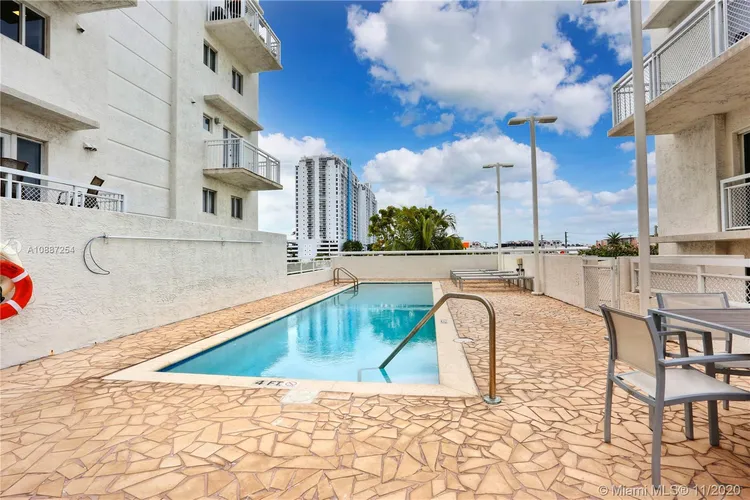 Lofts at South Beach #L302 image #18