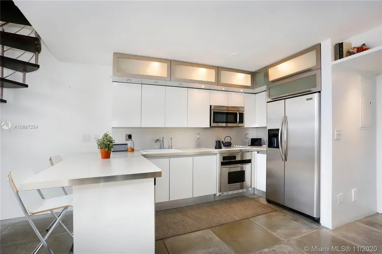 Lofts at South Beach #L302 image #6