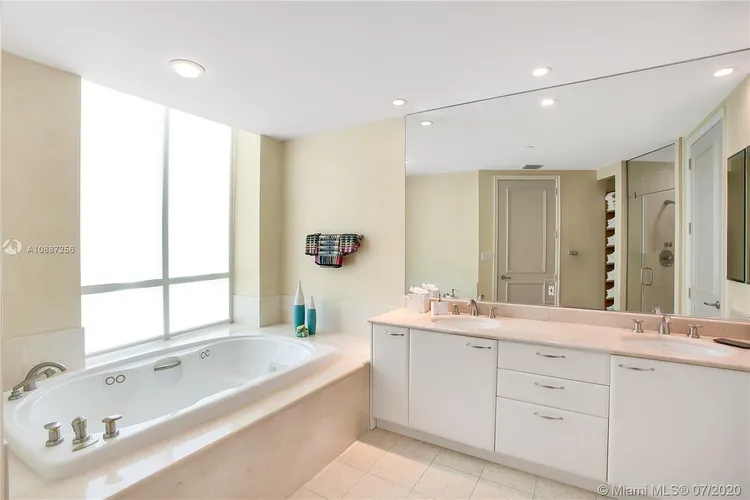 Porto Vita North Tower #2005 image #8