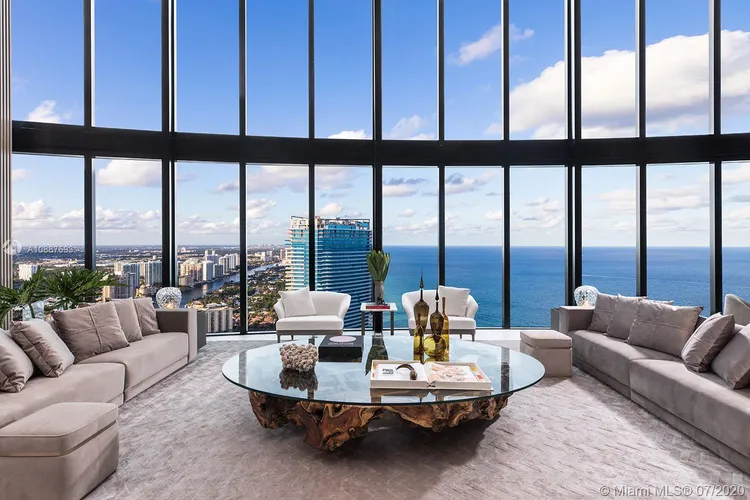 Porsche Design Tower #5205 image #12