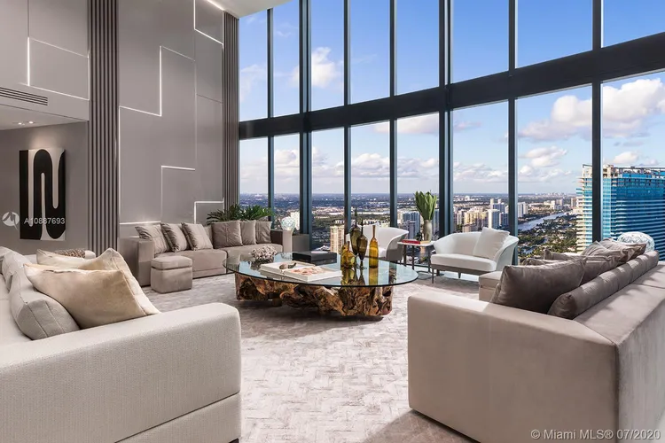 Porsche Design Tower #5205 image #13