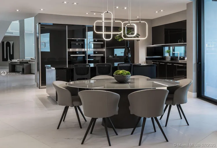 Porsche Design Tower #5205 image #20