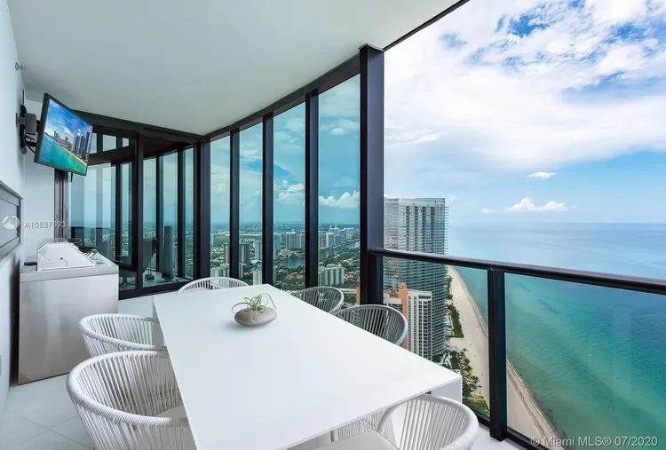 Porsche Design Tower #5205 image #21