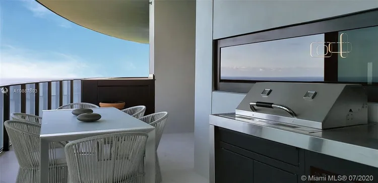 Porsche Design Tower #5205 image #22