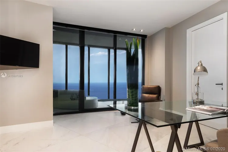 Porsche Design Tower #5205 image #26