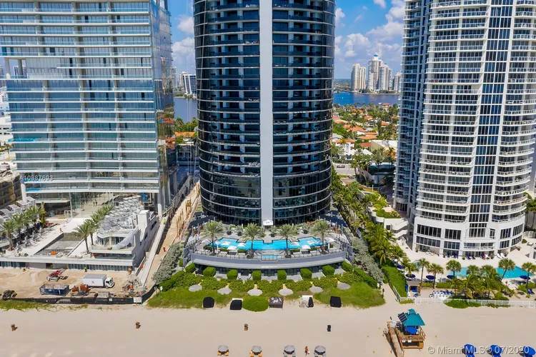 Porsche Design Tower #5205 image #34