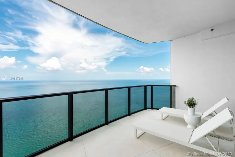 Porsche Design Tower #5205 image #7