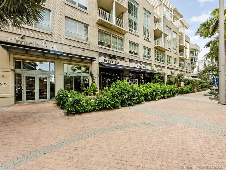 Midblock Condominium #801 image #14