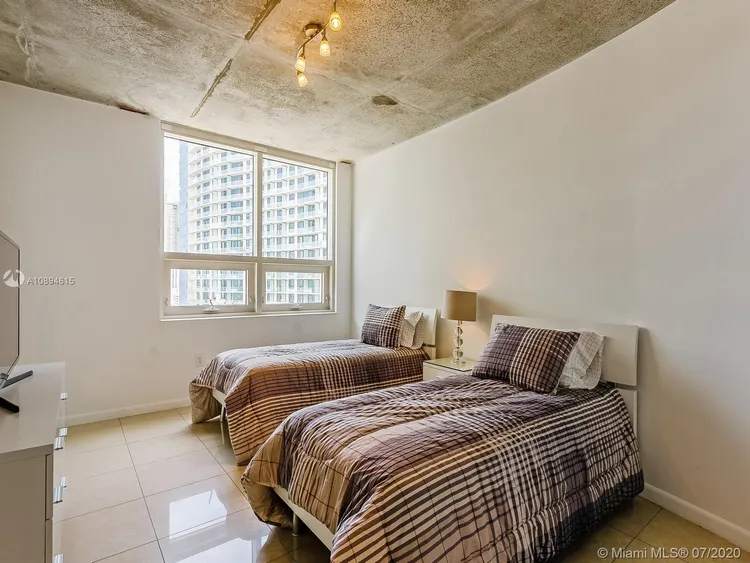 Midblock Condominium #801 image #6