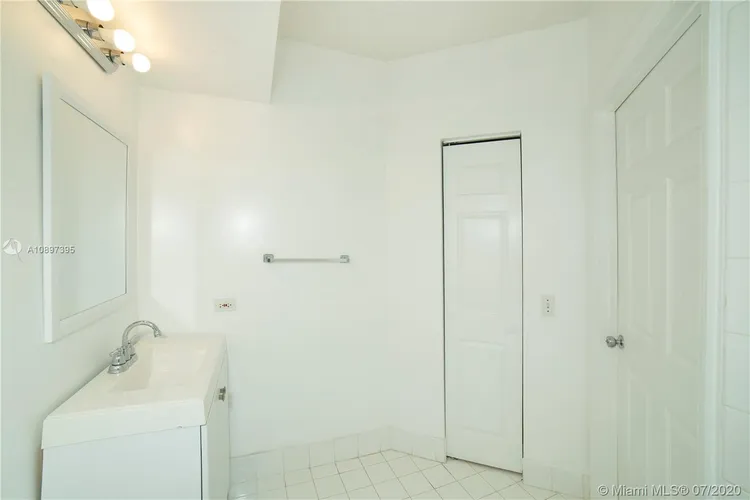 Porto Bellagio #1210 image #15