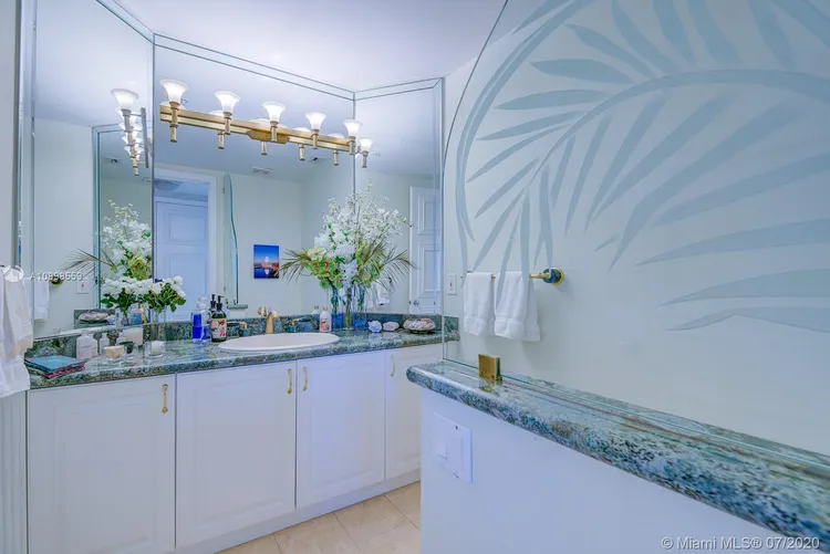 Padua Condo Deering Bay #284 image #20