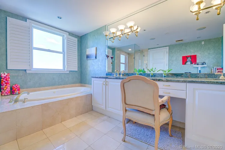 Padua Condo Deering Bay #284 image #23