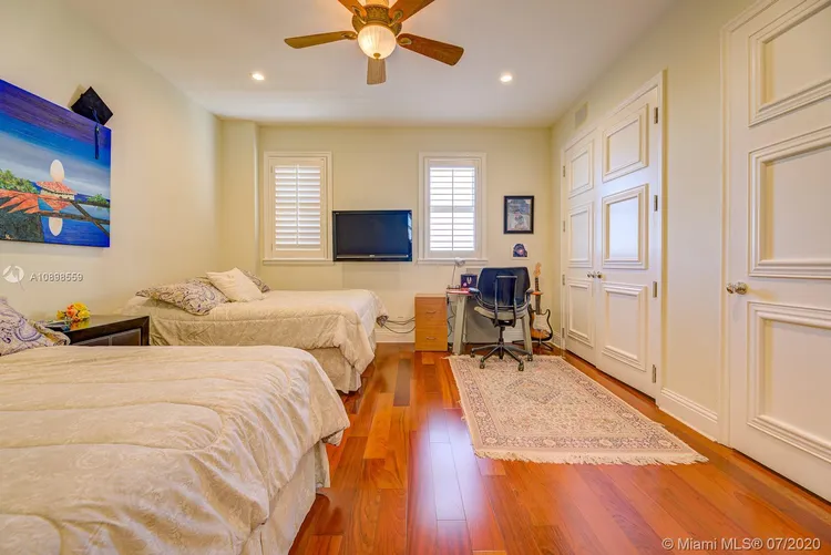 Padua Condo Deering Bay #284 image #29