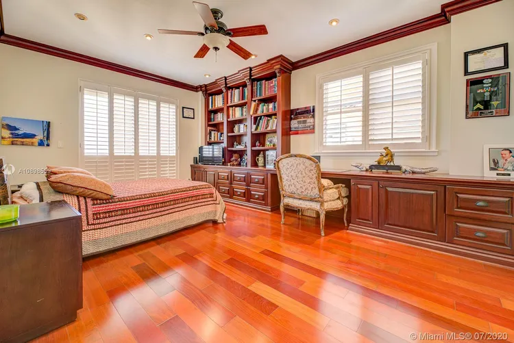 Padua Condo Deering Bay #284 image #32