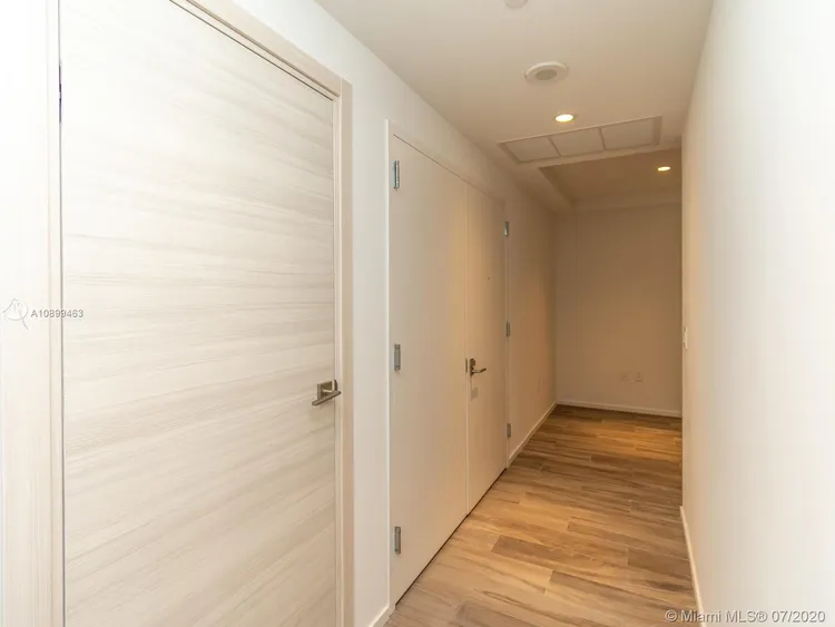 SLS Lux Brickell #5501 image #8