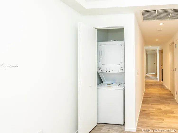 SLS Lux Brickell #5501 image #9