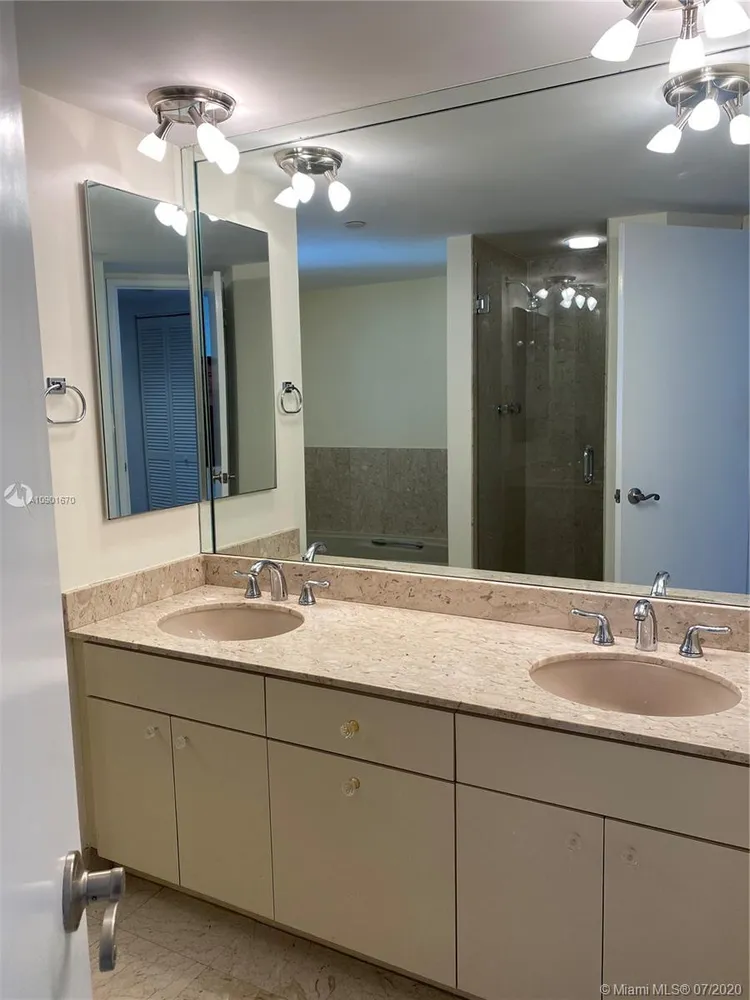 Brickell East #801 image #12