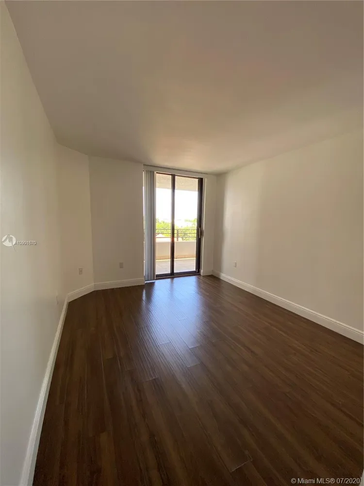 Brickell East #801 image #17