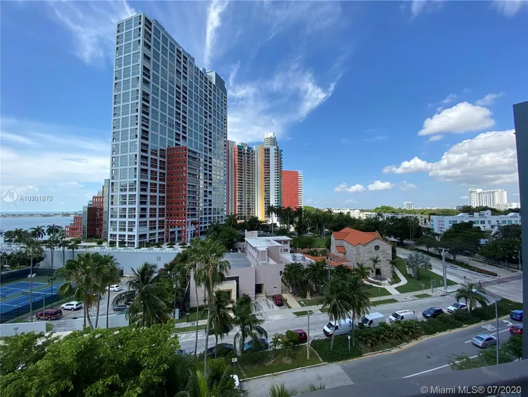 Brickell East #801 image #18