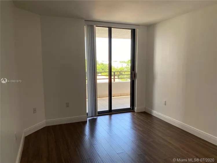 Brickell East #801 image #7