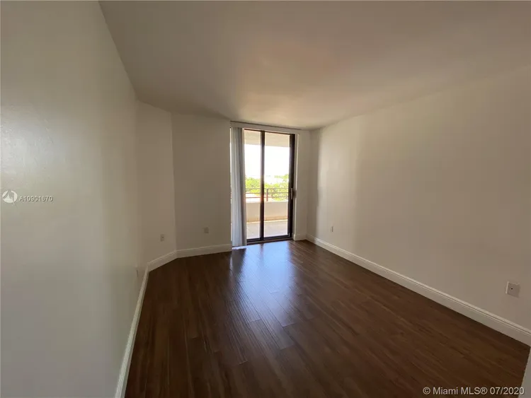 Brickell East #801 image #8