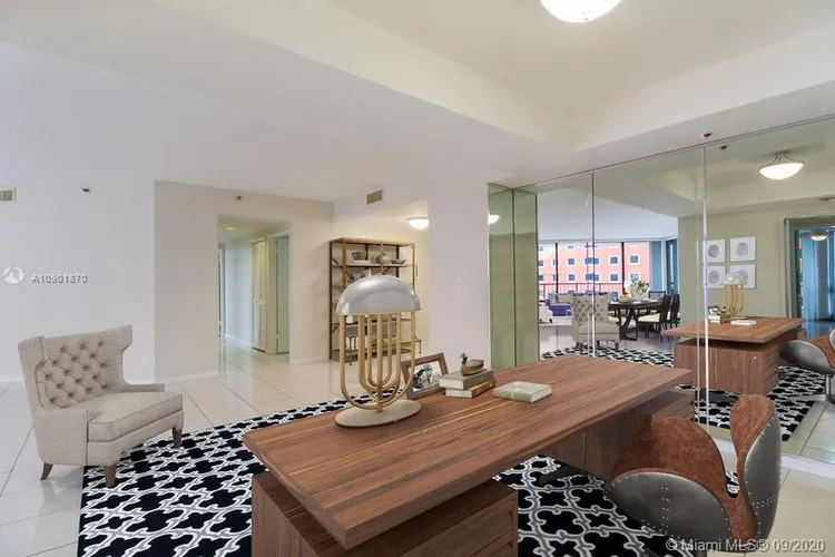 Villa Regina Condo #706 image #12