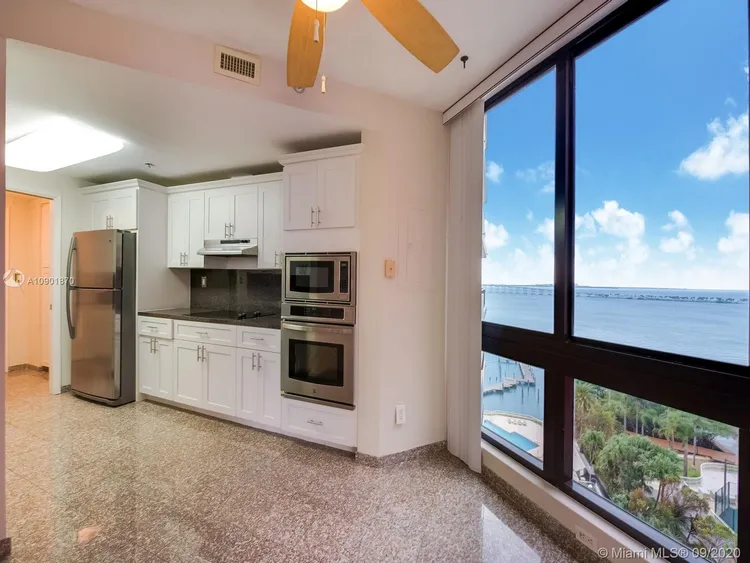 Villa Regina Condo #706 image #18