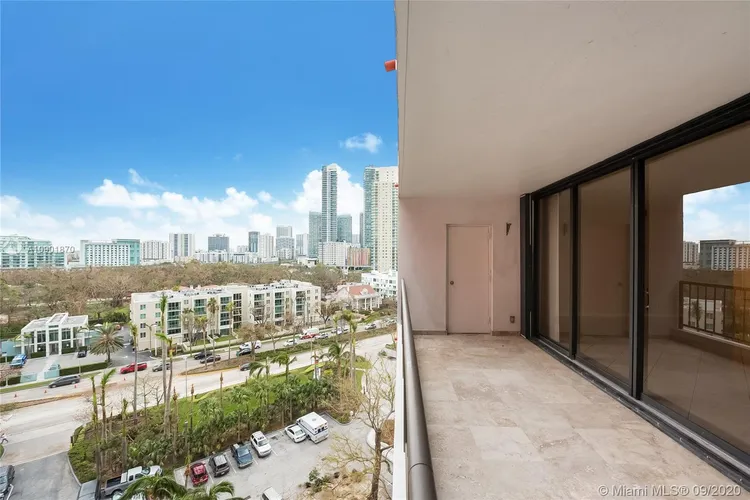 Villa Regina Condo #706 image #22