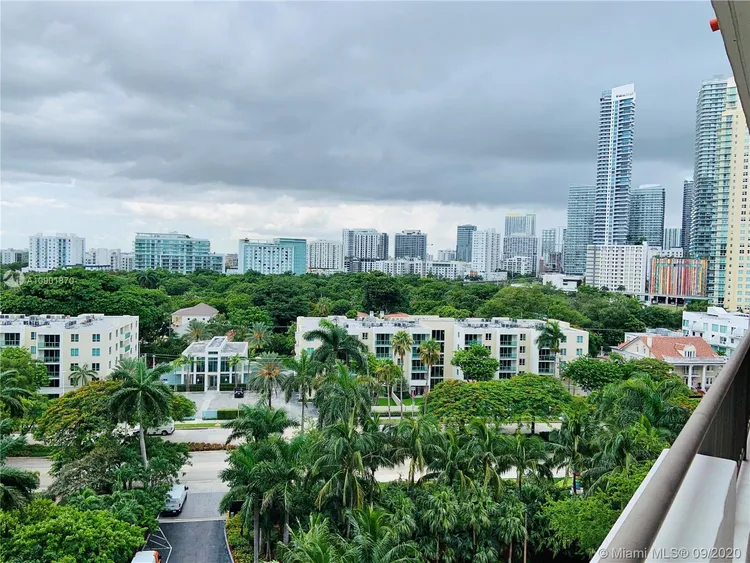 Villa Regina Condo #706 image #24